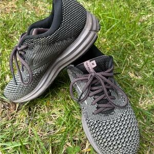 Brooks Purple & Gray Running Shoes